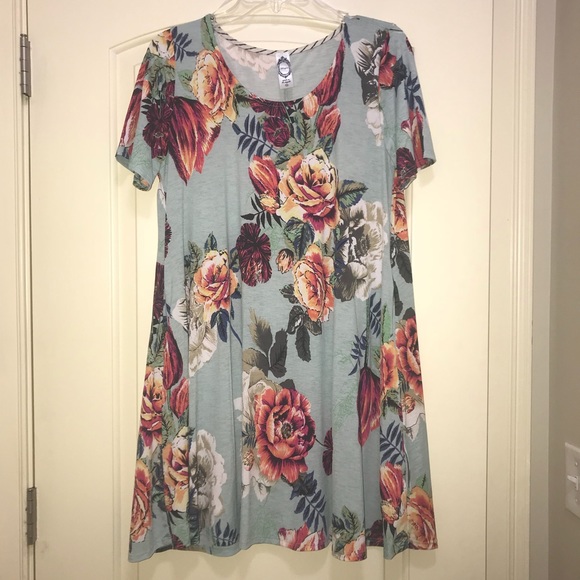 Honeyme Dresses & Skirts - Blue Floral Dress / Swim Cover NWT Size M